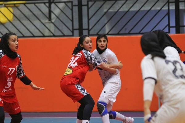 Zagros, Sepahan and Esteghlal share top spot in women’s handball league