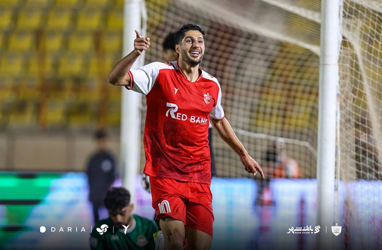 Mohammad Mehdi Mohebi injured in first half against Russia