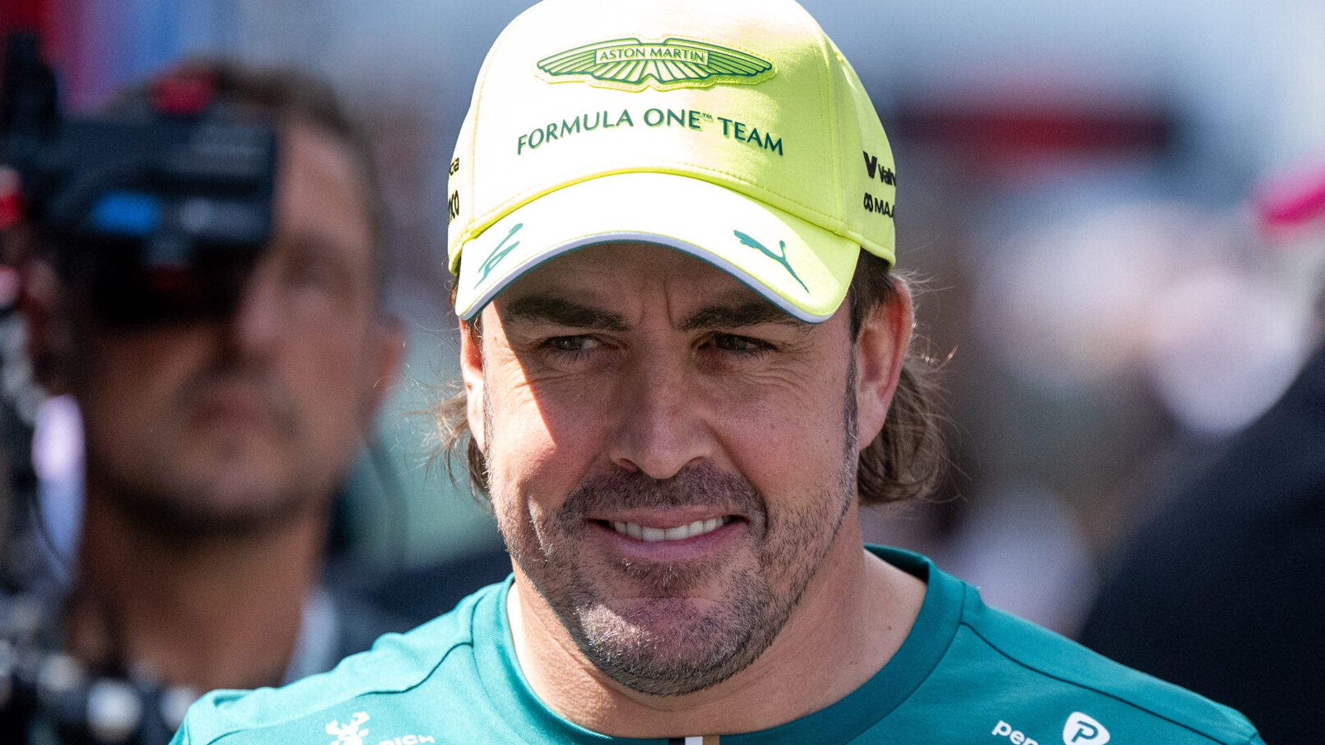 Alonso extends contract, continuing with Aston Martin in 2027