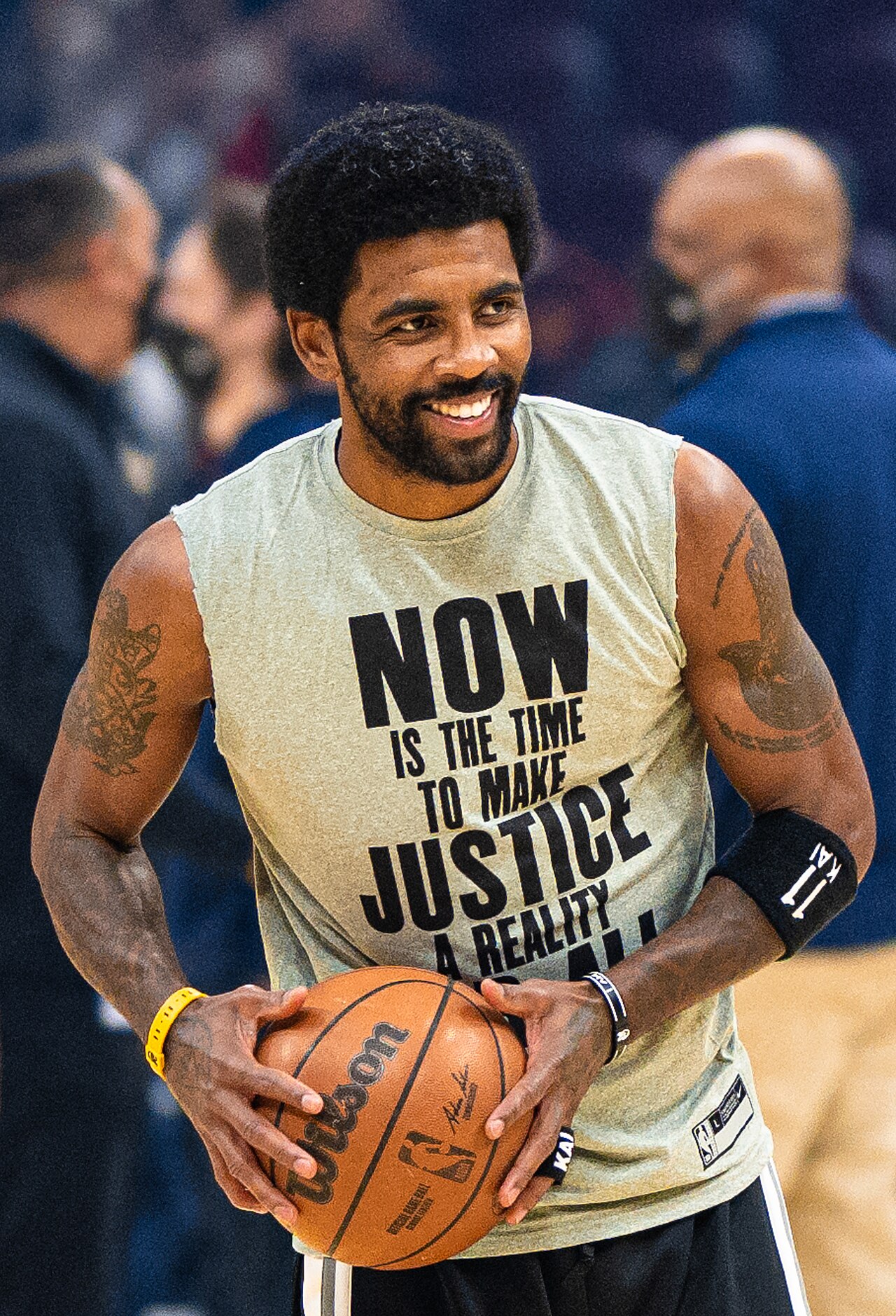 Kyrie Irving returns to Dallas after 19 months away